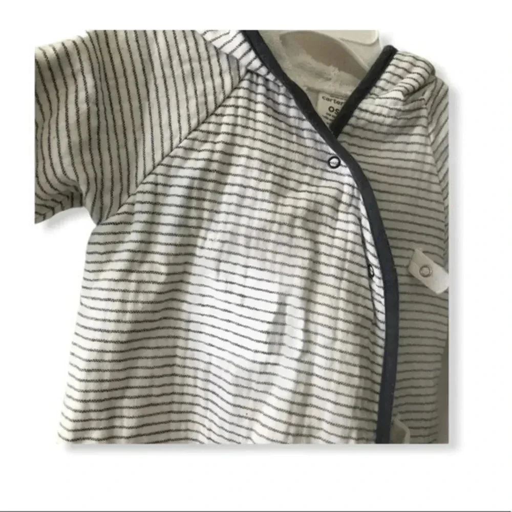 Baby one size hooded bathrobe/swaddle towe…